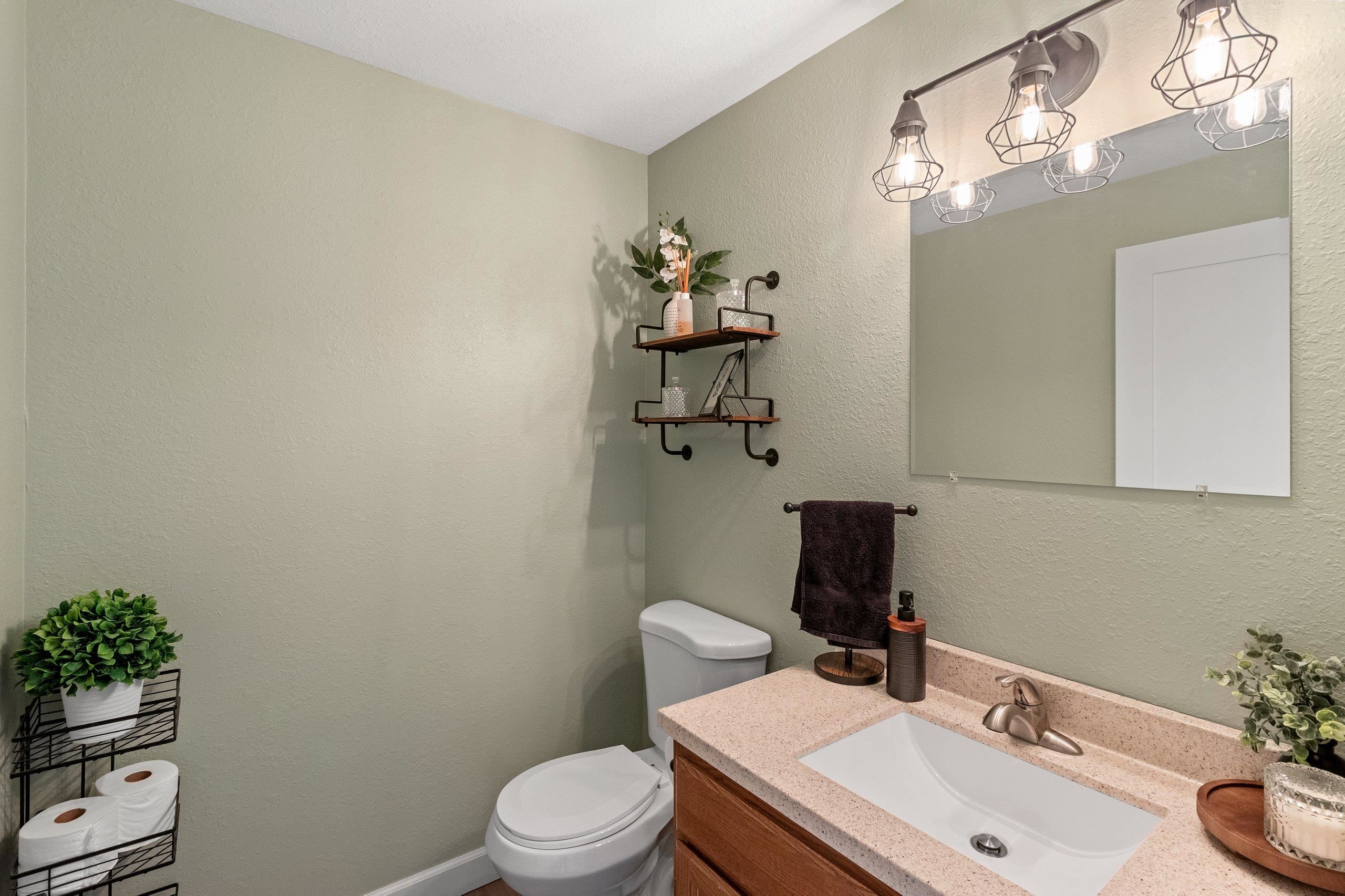 1933 Anita Court Appleton, WI 54913 - Photo 15 of 49