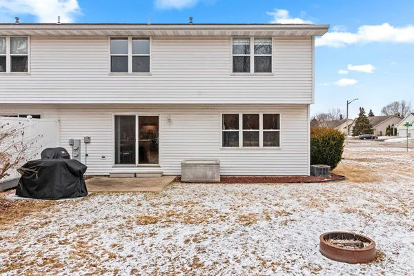 $299,900 | 1933 Anita Court, Appleton, WI 54913