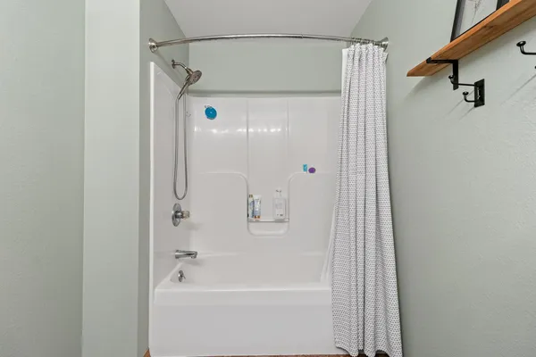 $299,900 | 1933 Anita Court, Appleton, WI 54913