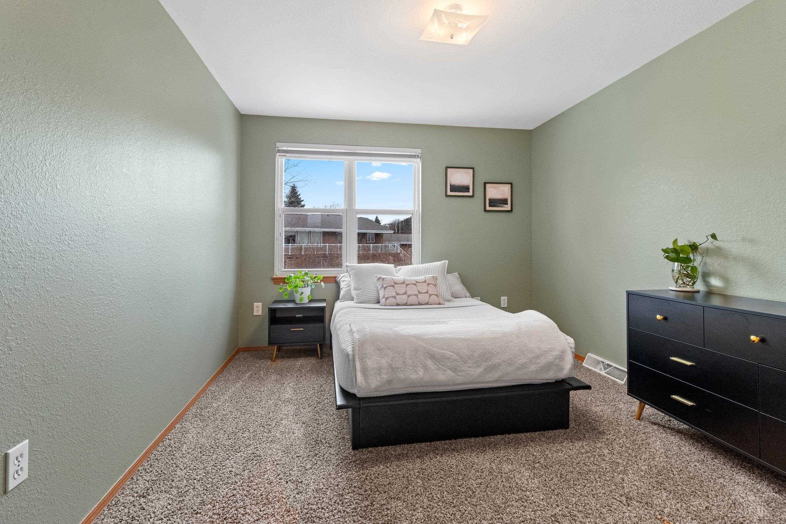 1933 Anita Court Appleton, WI 54913 - Photo 22 of 49