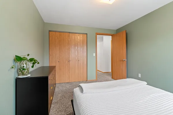 $299,900 | 1933 Anita Court, Appleton, WI 54913