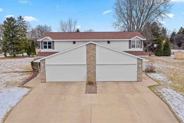 $299,900 | 1933 Anita Court, Appleton, WI 54913