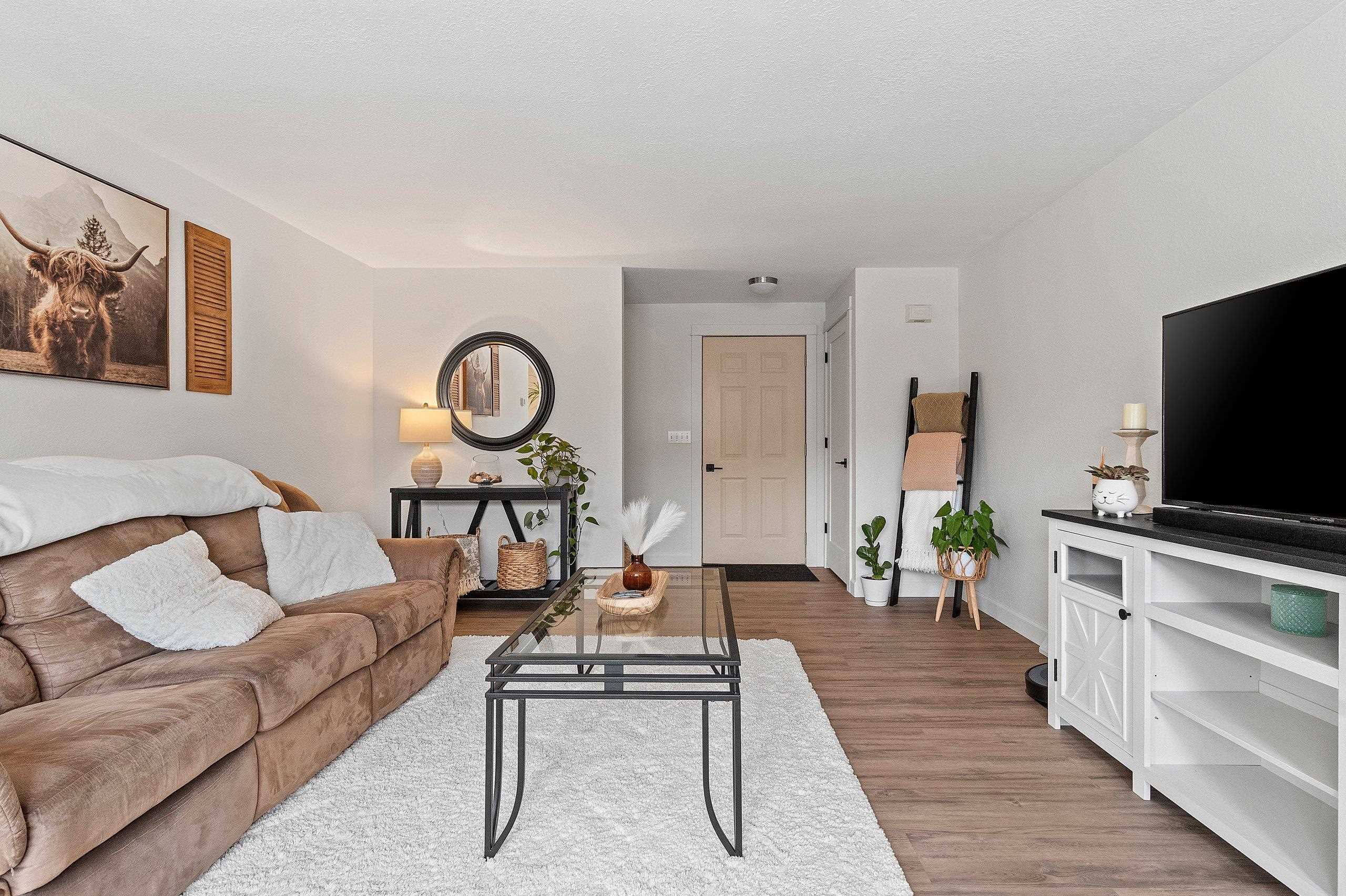 1933 Anita Court Appleton, WI 54913 - Photo 4 of 49