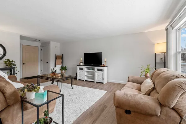 $299,900 | 1933 Anita Court, Appleton, WI 54913