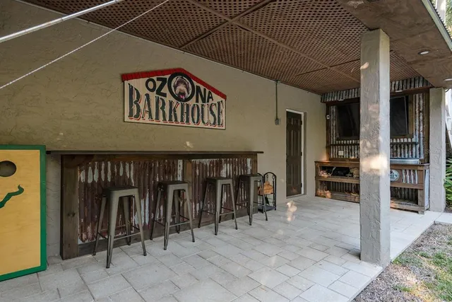 $925,000 | 758 Claudia Lane, Palm Harbor, FL 34683