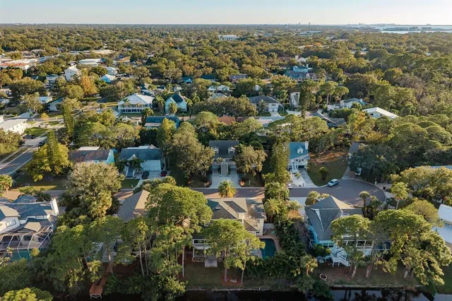 $925,000 | 758 Claudia Lane, Palm Harbor, FL 34683