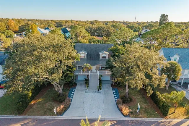 $925,000 | 758 Claudia Lane, Palm Harbor, FL 34683