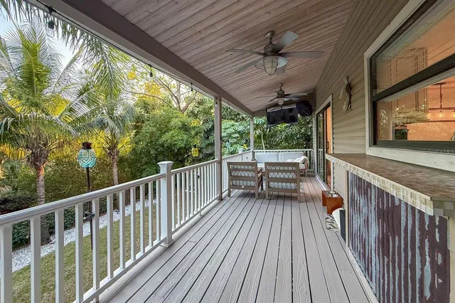 $925,000 | 758 Claudia Lane, Palm Harbor, FL 34683