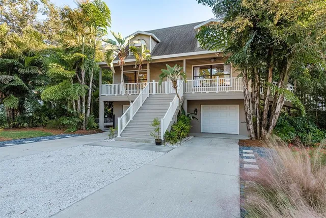 $925,000 | 758 Claudia Lane, Palm Harbor, FL 34683