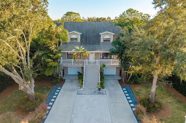 $925,000 | 758 Claudia Lane, Palm Harbor, FL 34683