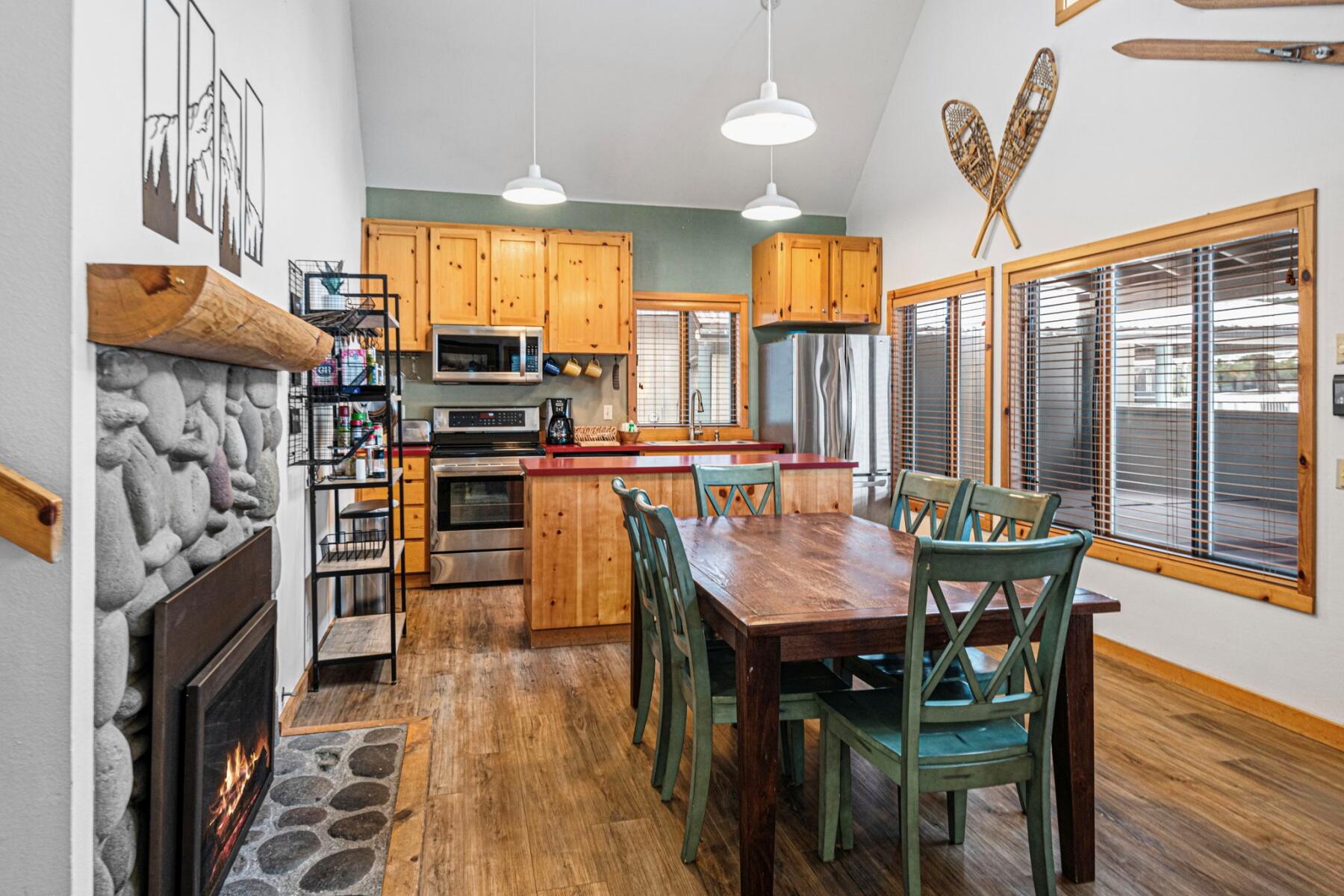57494 Circle 4 Cabin Road, Unit 18 Sunriver, OR 97707 - Photo 10 of 24 batch_6-web-or-mls-DSC_7506