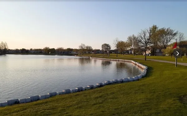 $265,000 | 135 Nauset Lane, Schaumburg, IL 60193