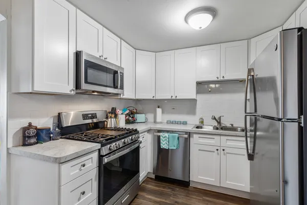 $265,000 | 135 Nauset Lane, Schaumburg, IL 60193