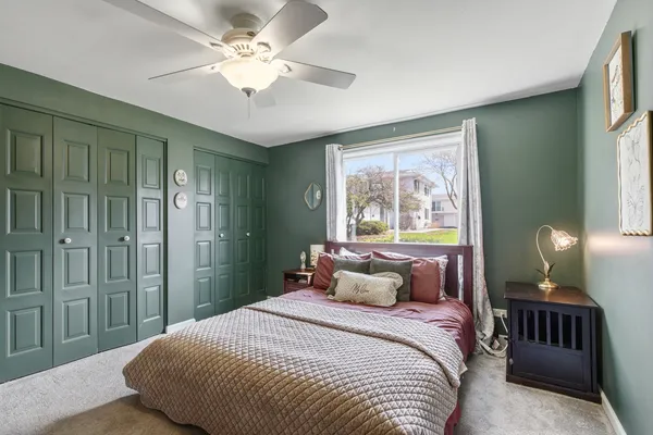$265,000 | 135 Nauset Lane, Schaumburg, IL 60193
