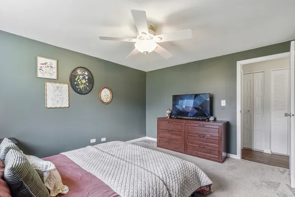 $265,000 | 135 Nauset Lane, Schaumburg, IL 60193