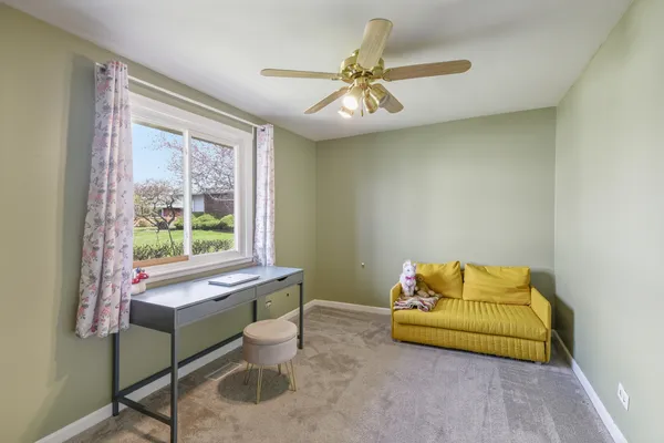 $265,000 | 135 Nauset Lane, Schaumburg, IL 60193
