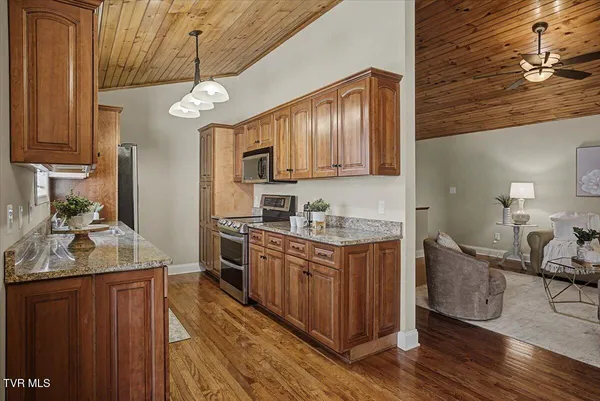 $385,000 | 34 Bridgewater Court, Gray, TN 37615