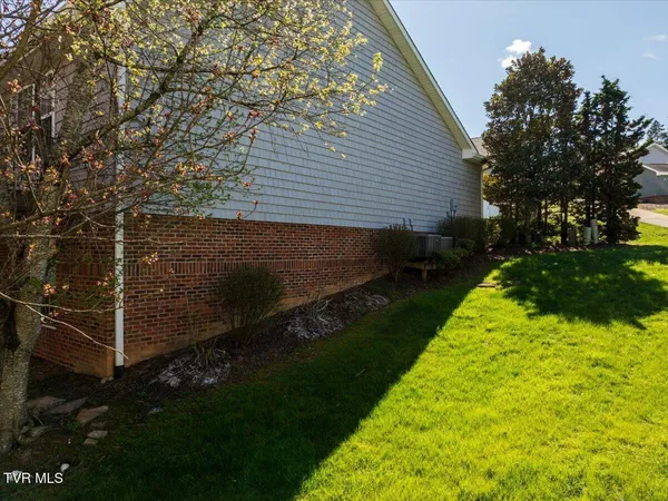 $385,000 | 34 Bridgewater Court, Gray, TN 37615