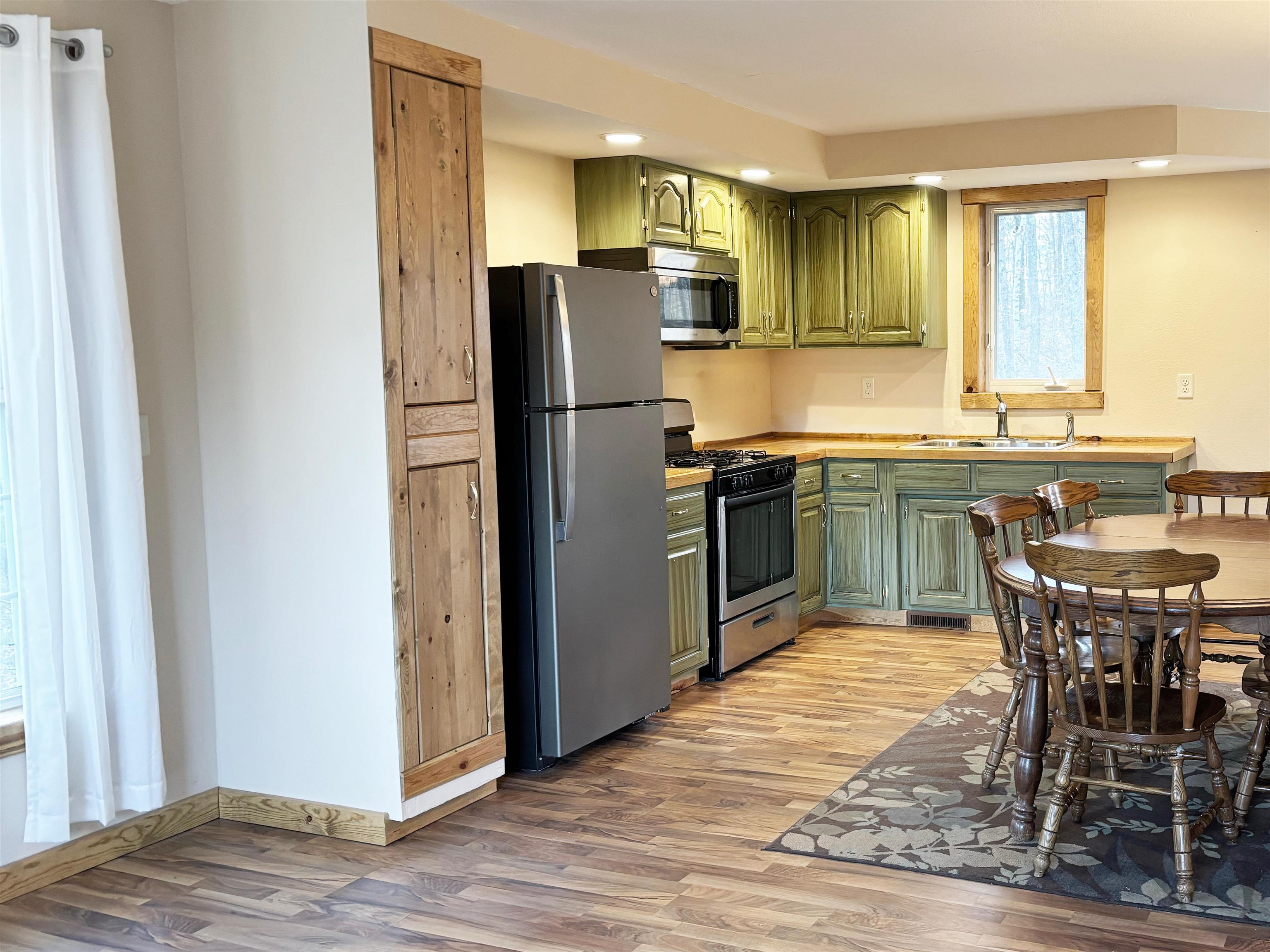 16611 North Maiden Lake Road Mountain, WI 54149 - Photo 6 of 11