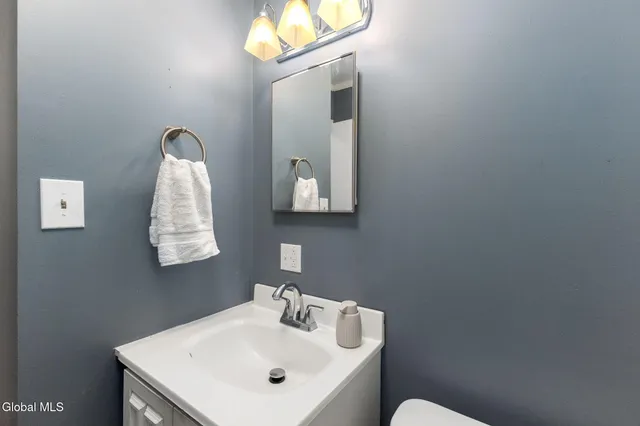 $15,000 | 56 B Monroe Street, Saratoga Springs, NY 12866