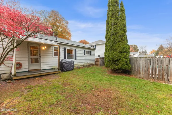 $15,000 | 56 B Monroe Street, Saratoga Springs, NY 12866