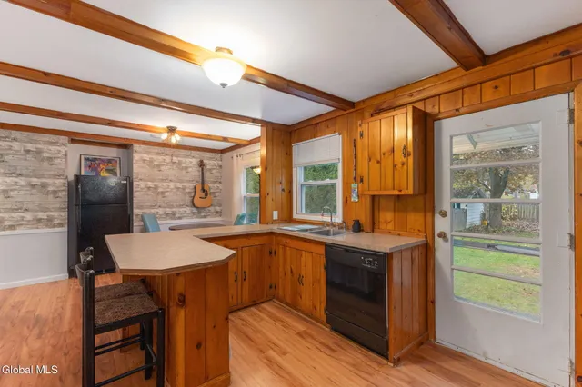 $15,000 | 56 B Monroe Street, Saratoga Springs, NY 12866