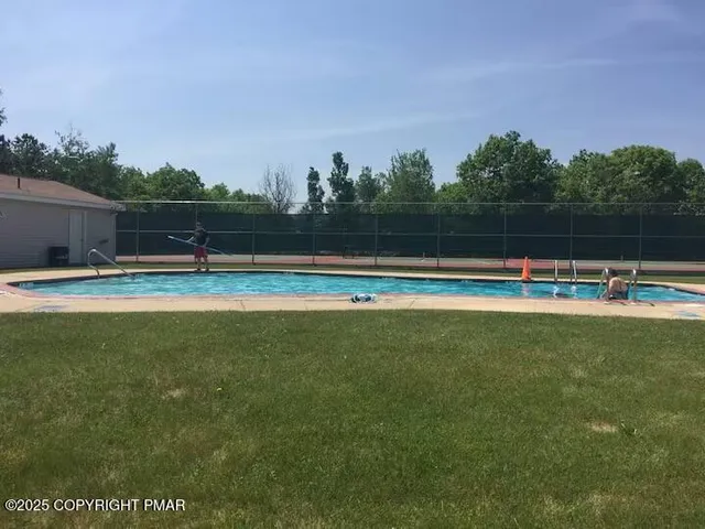 $550,000 | 147 Dogwood Terrace, Albrightsville, PA 18210