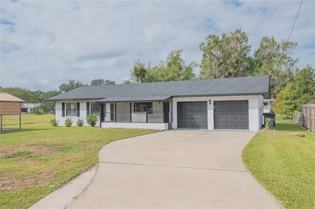 $474,900 | 2082 Shady Lane, Geneva, FL 32732