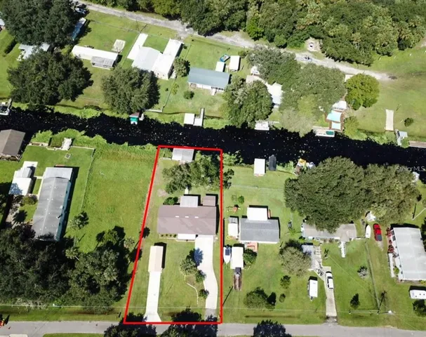 $474,900 | 2082 Shady Lane, Geneva, FL 32732