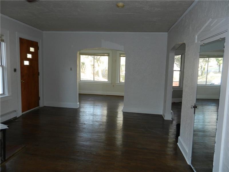 149 Siebert Road Pittsburgh, PA 15237 - Photo 4 of 19 Gallery Image 4
