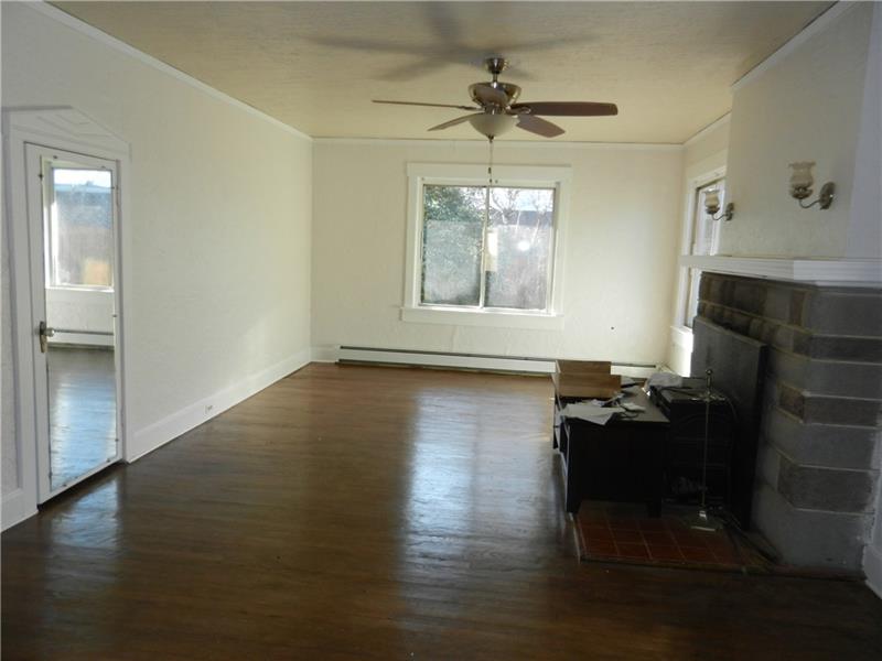 149 Siebert Road Pittsburgh, PA 15237 - Photo 5 of 19 Gallery Image 5