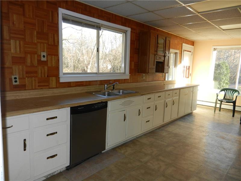 149 Siebert Road Pittsburgh, PA 15237 - Photo 8 of 19 Gallery Image 8