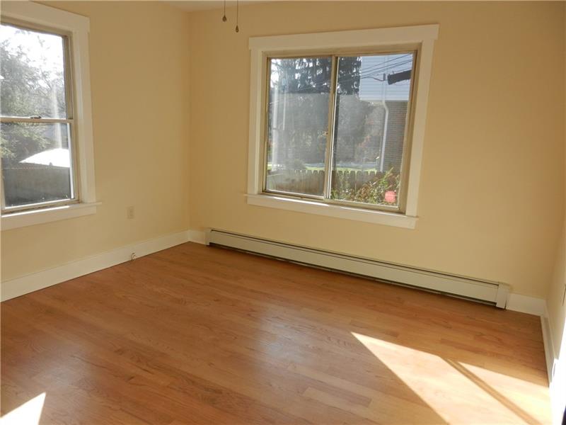 149 Siebert Road Pittsburgh, PA 15237 - Photo 10 of 19 Gallery Image 10