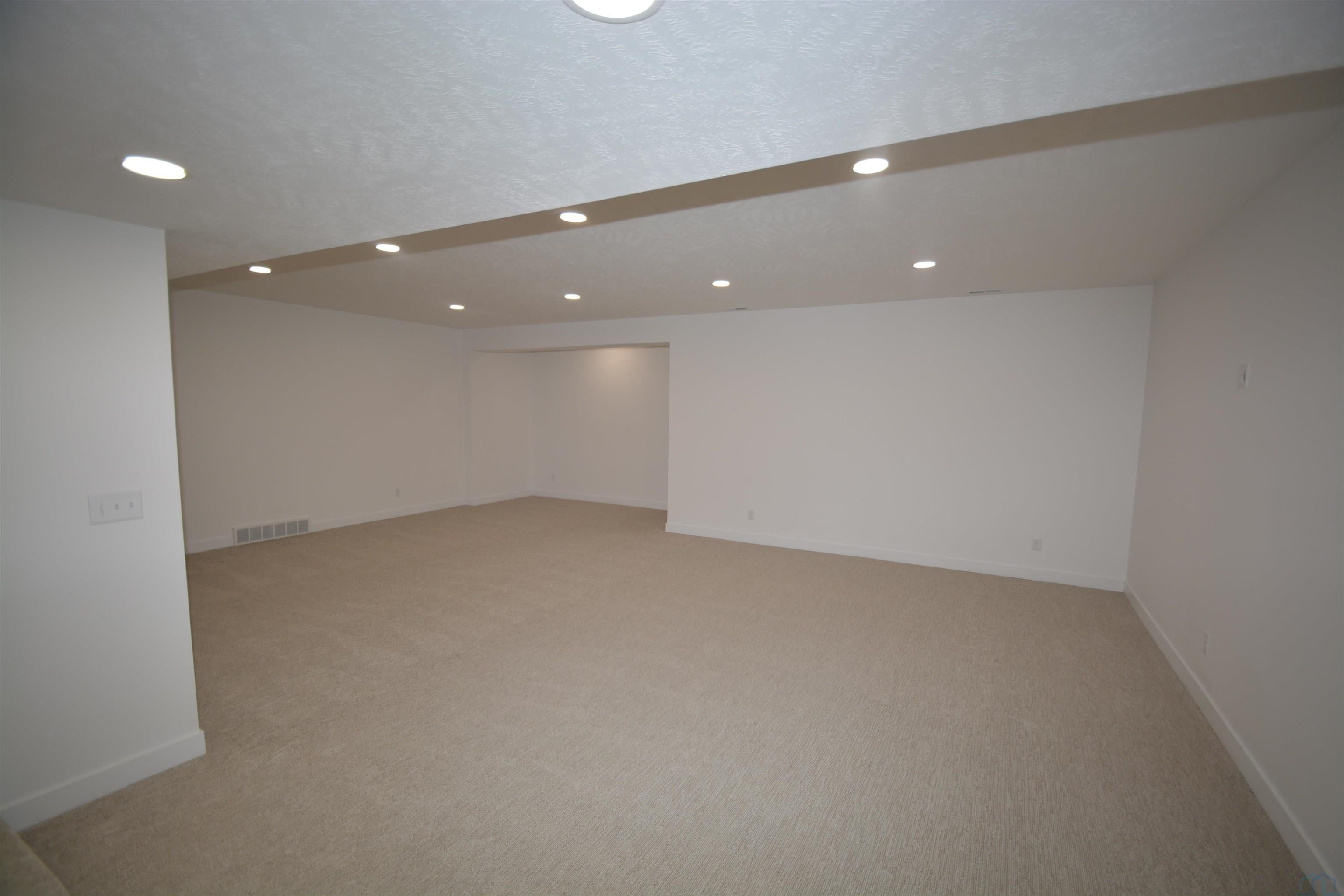 515 Zach Road Sergeant Bluff, IA 51054 - Photo 19 of 30 Gallery Image 19