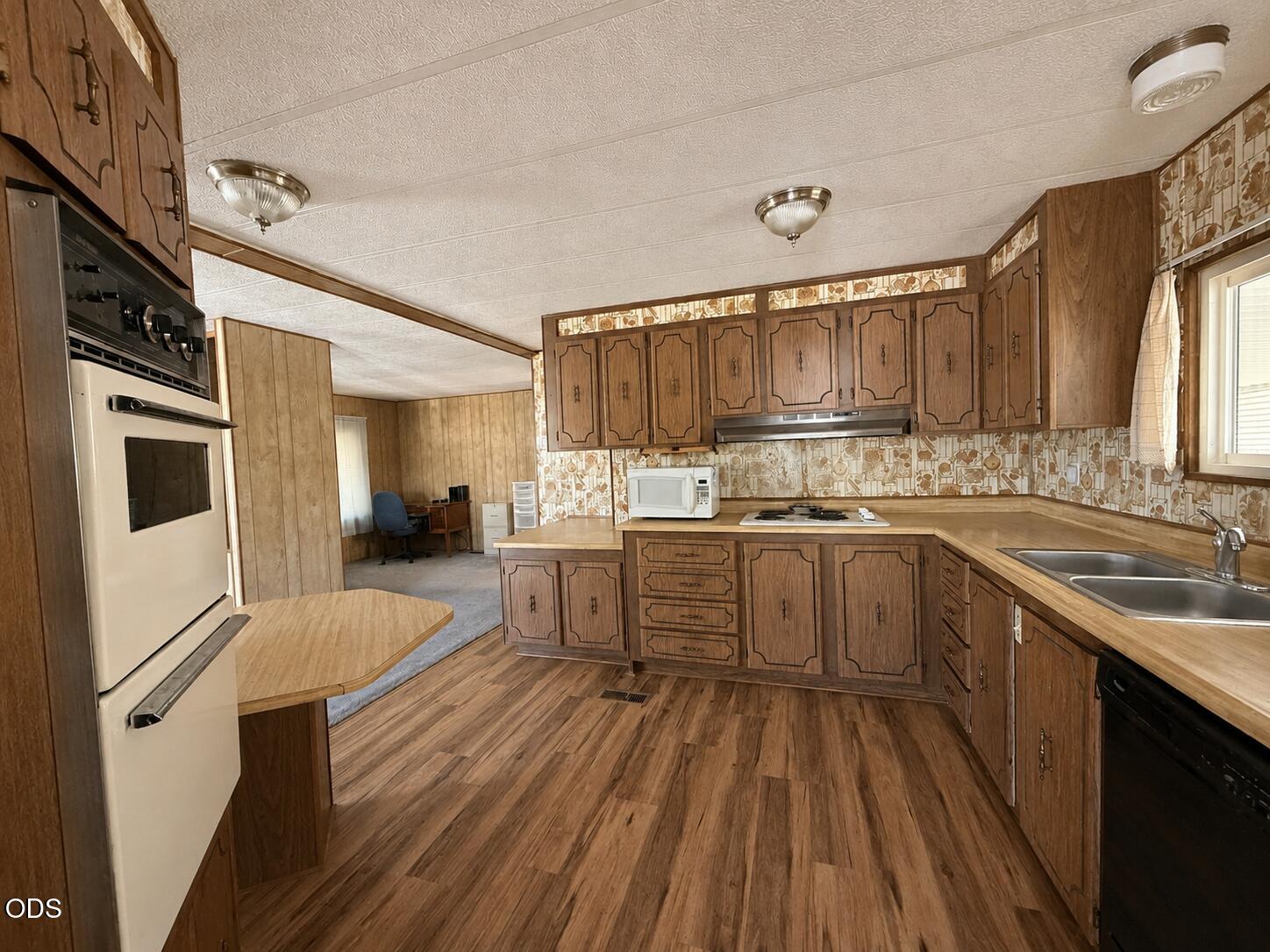 301 Freeman Road, Unit 56 Central Point, OR 97502 - Photo 5 of 15 Gallery Image 5