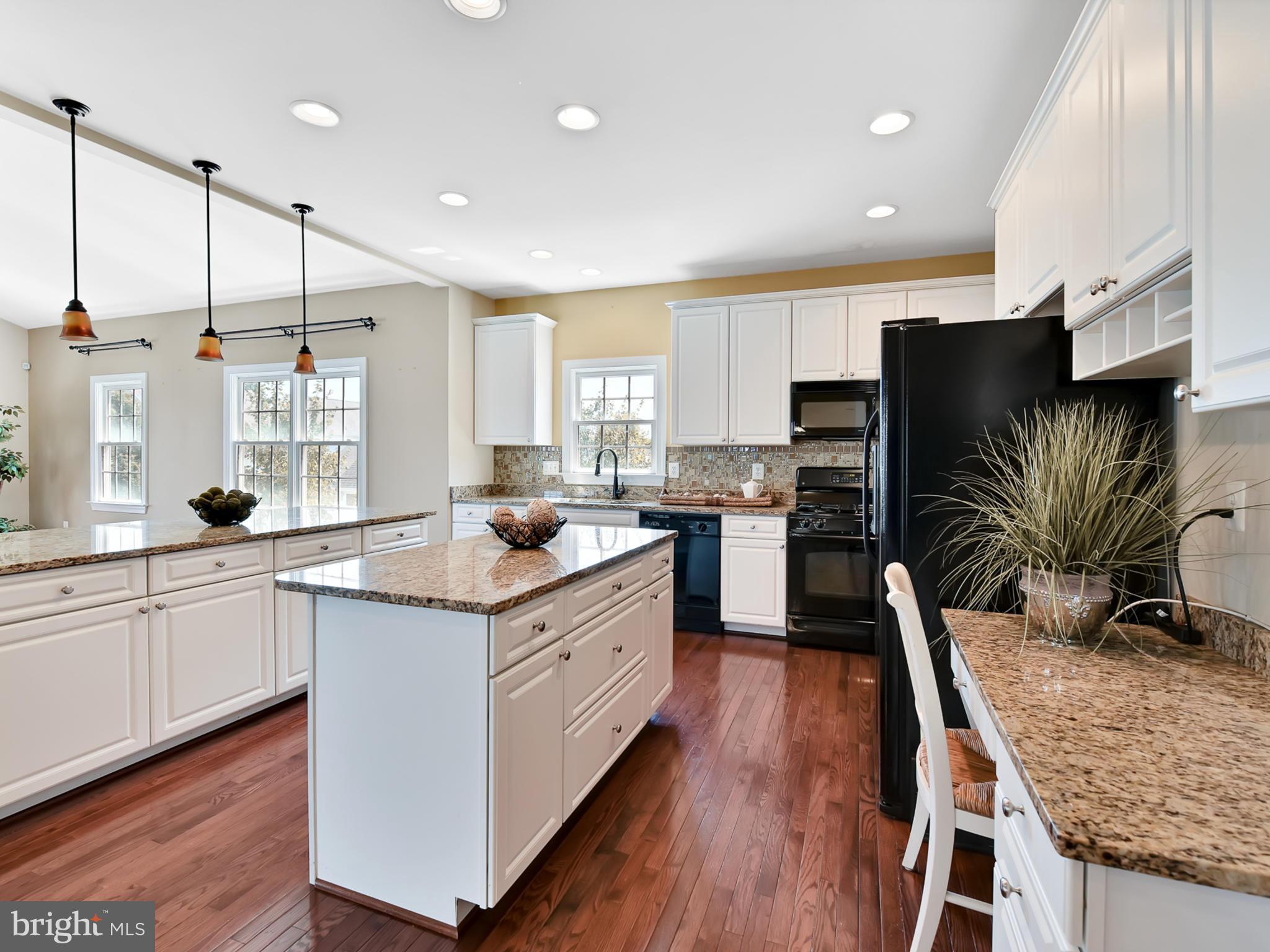 3931 Addison Woods Road Frederick, MD 21704 - Photo 15 of 65 Gourmet kitchen w/built-in desk.