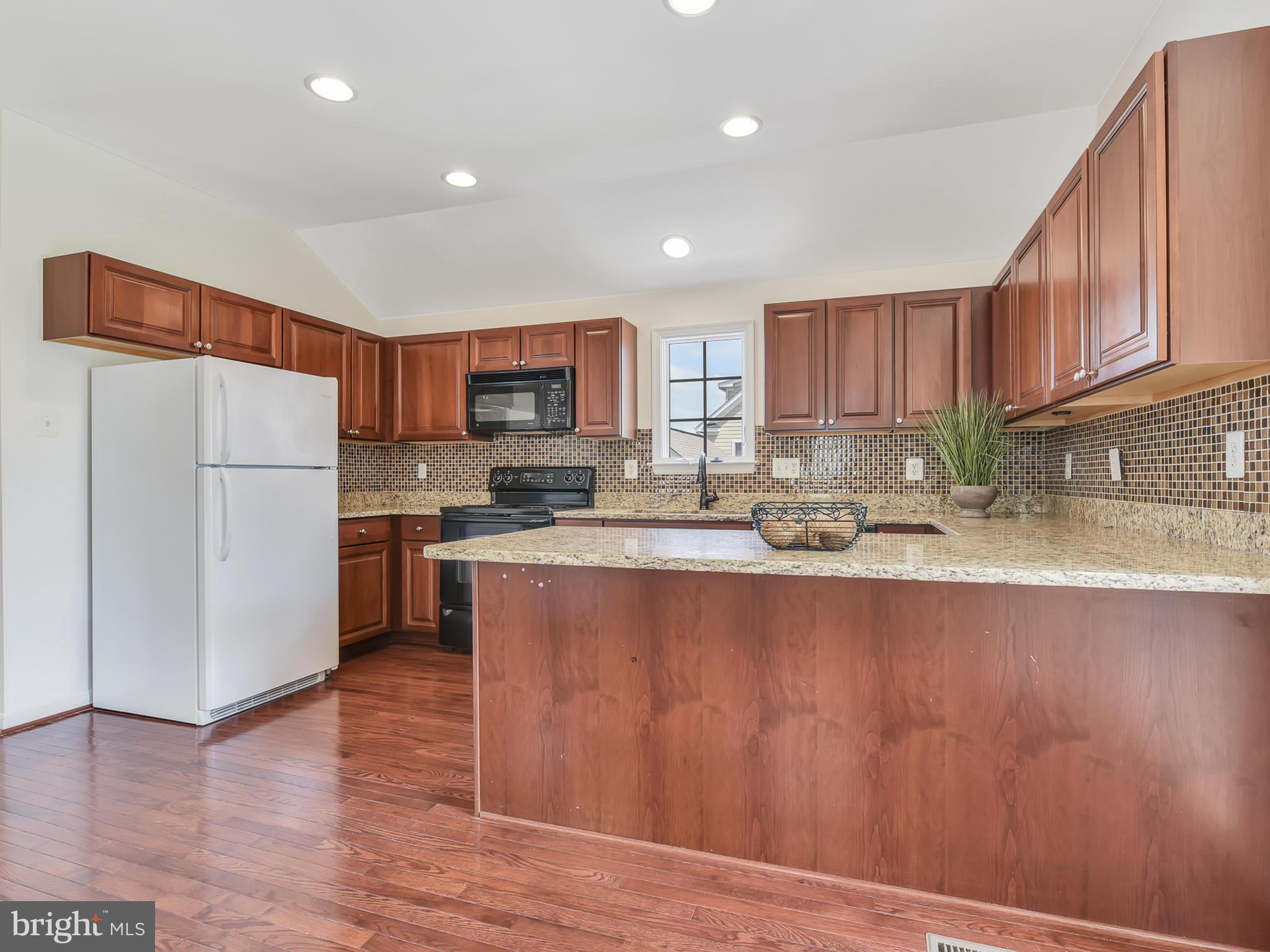 3931 Addison Woods Road Frederick, MD 21704 - Photo 42 of 65 Fully equipped kitchen w/granite!