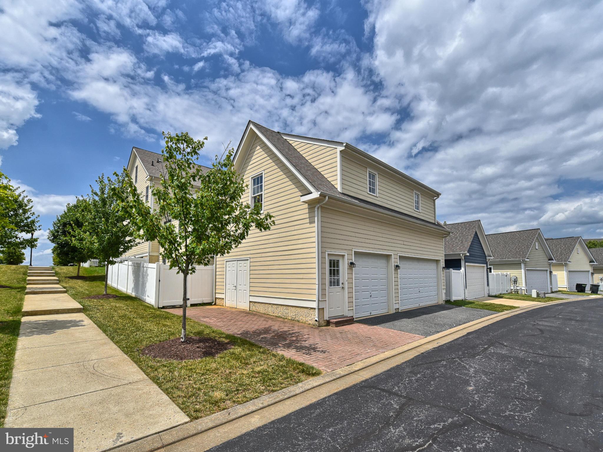 3931 Addison Woods Road Frederick, MD 21704 - Photo 44 of 65 Spacious 3-car garage: hard to find in Urbana!