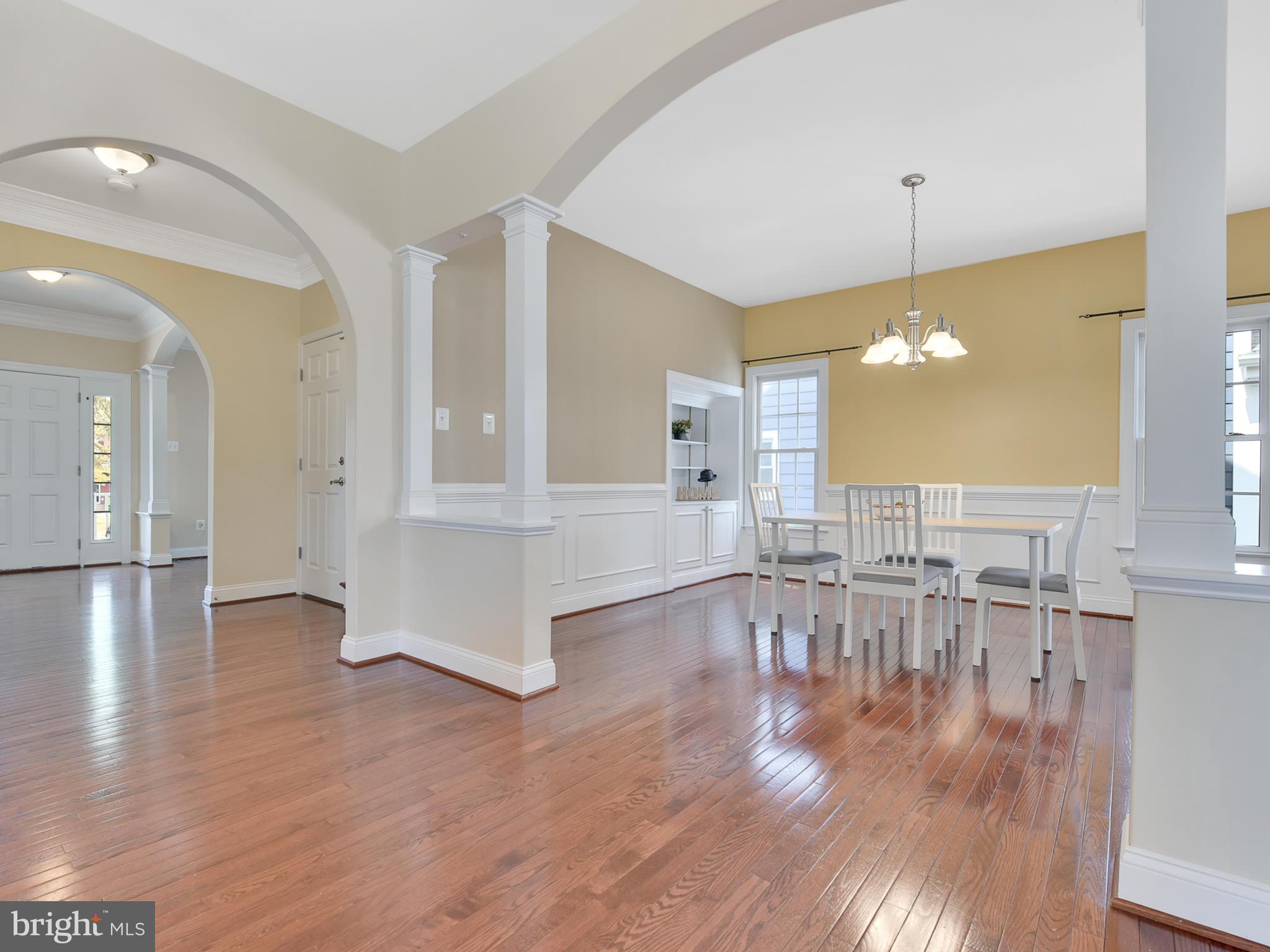 3931 Addison Woods Road Frederick, MD 21704 - Photo 9 of 65 Extra-large dining area; built-in cabinets/shelves