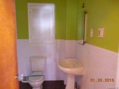 2195 Jones Road Waterford, MI 48327 - Photo 7 of 10 DSCN3988.jpg