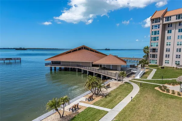 $275,000 | 620 Edgewater Drive, Unit 103, Dunedin, FL 34698