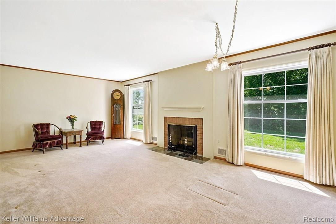 27923 Brandywine Road Farmington, MI 48334 - Photo 4 of 19 DSC01324.jpg