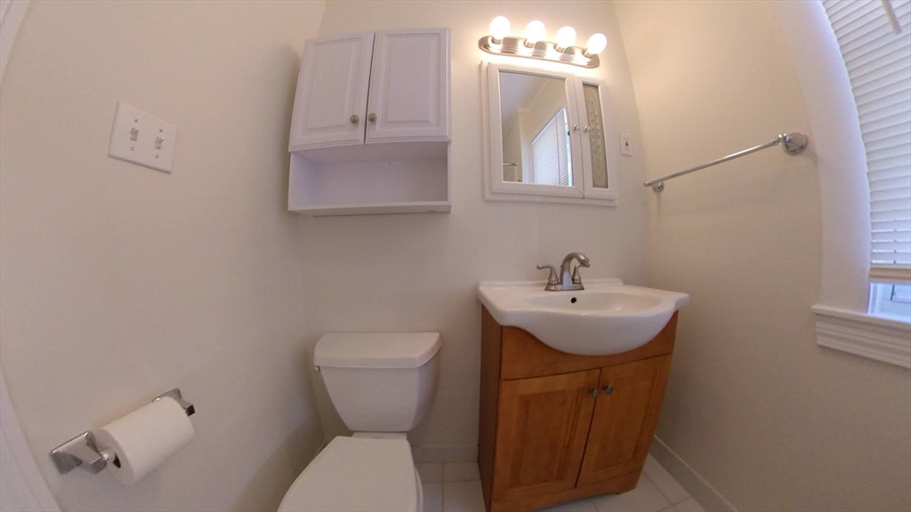 11 Banks Street, Unit B Waltham, MA 02451 - Photo 7 of 12