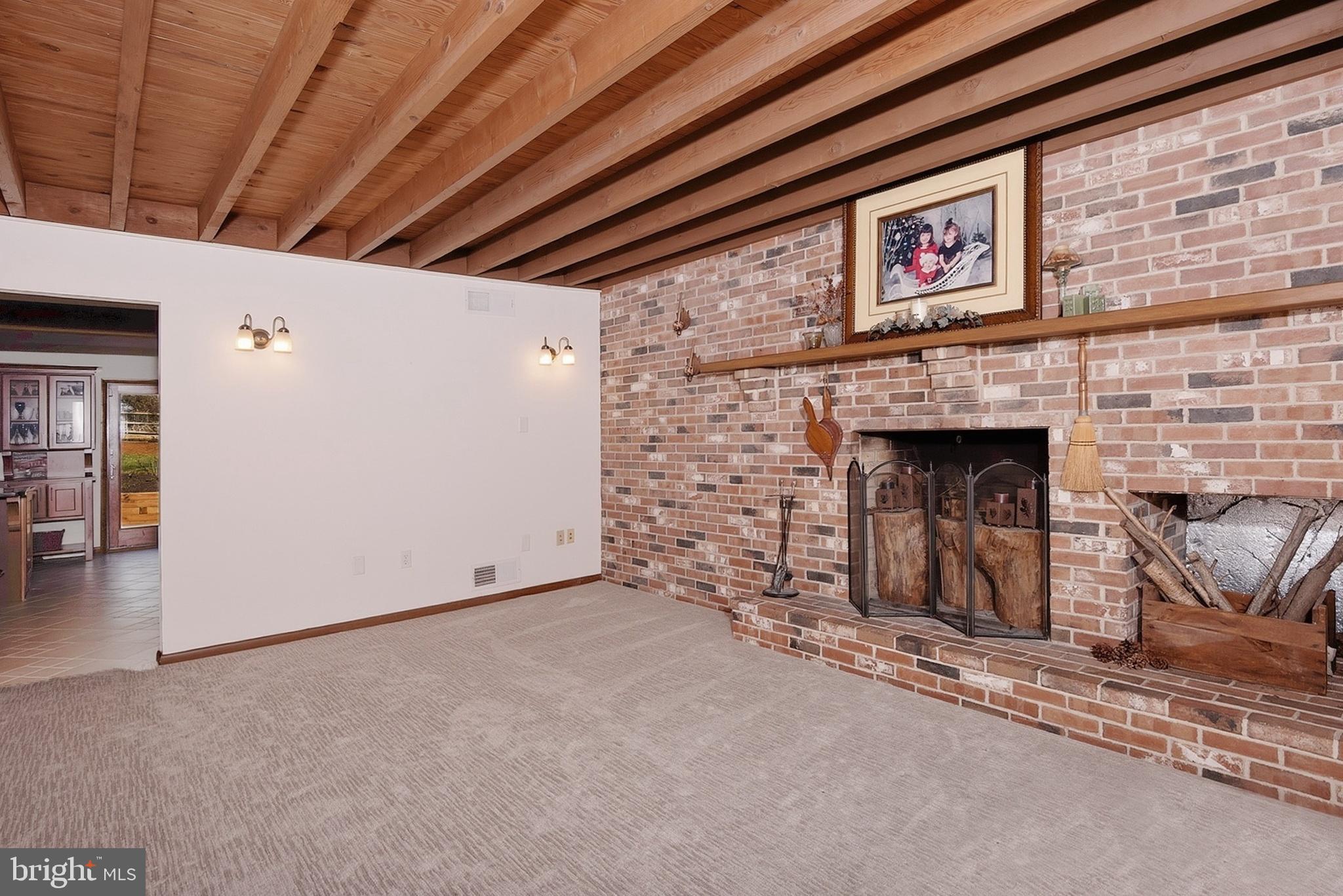 24 White Oak Road Landenberg, PA 19350 - Photo 11 of 67 Family Room - Not Virtually Stagged