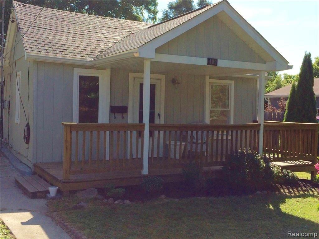 100 Center Street Fenton, MI 48430 - Photo 7 of 36 IMG_1032.jpg