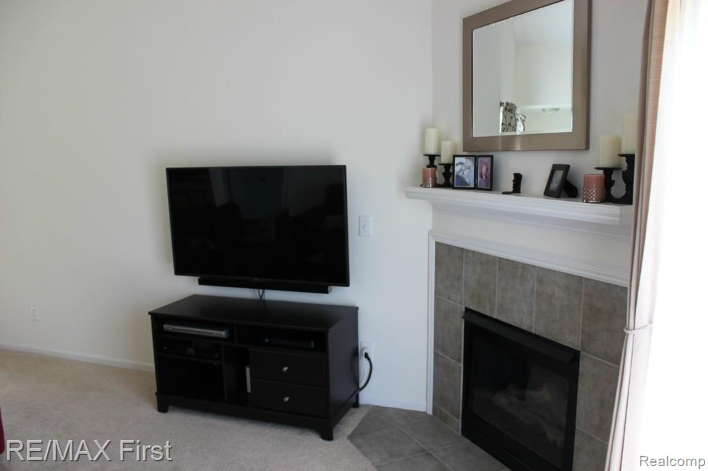 26036 Mariners Point New Baltimore, MI 48051 - Photo 26 of 57 IMG_7035.jpg