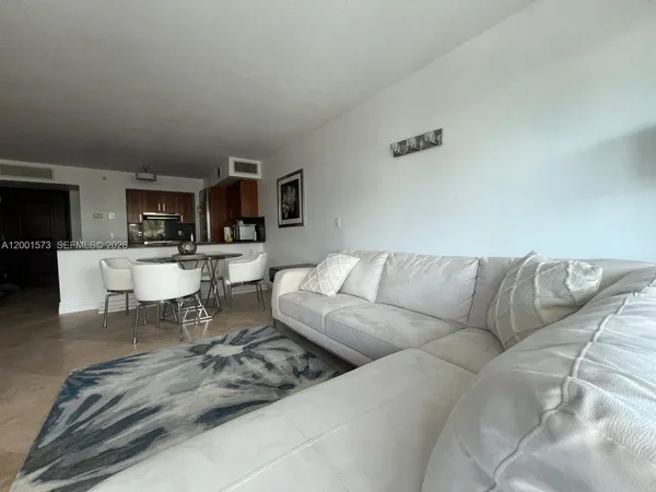 $4,000 | 9499 Collins Avenue, Unit 308, Surfside, FL 33154