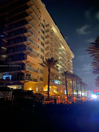 $4,000 | 9499 Collins Avenue, Unit 308, Surfside, FL 33154