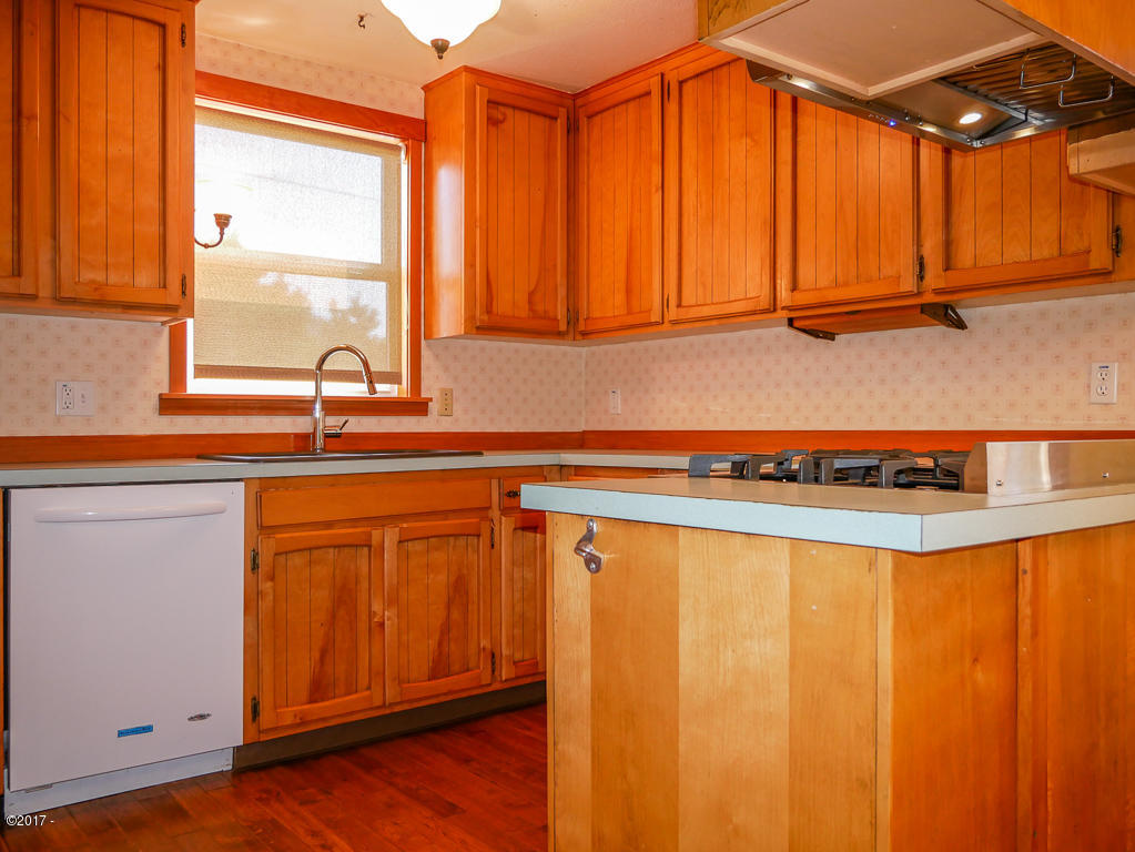 1037 Northwest Hurbert Street Newport, OR 97365 - Photo 10 of 37 Kitchen