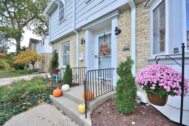 $524,900 | 125 North 88th Street, Wauwatosa, WI 53226